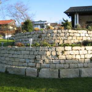 Mauersteine aus Jurakalk