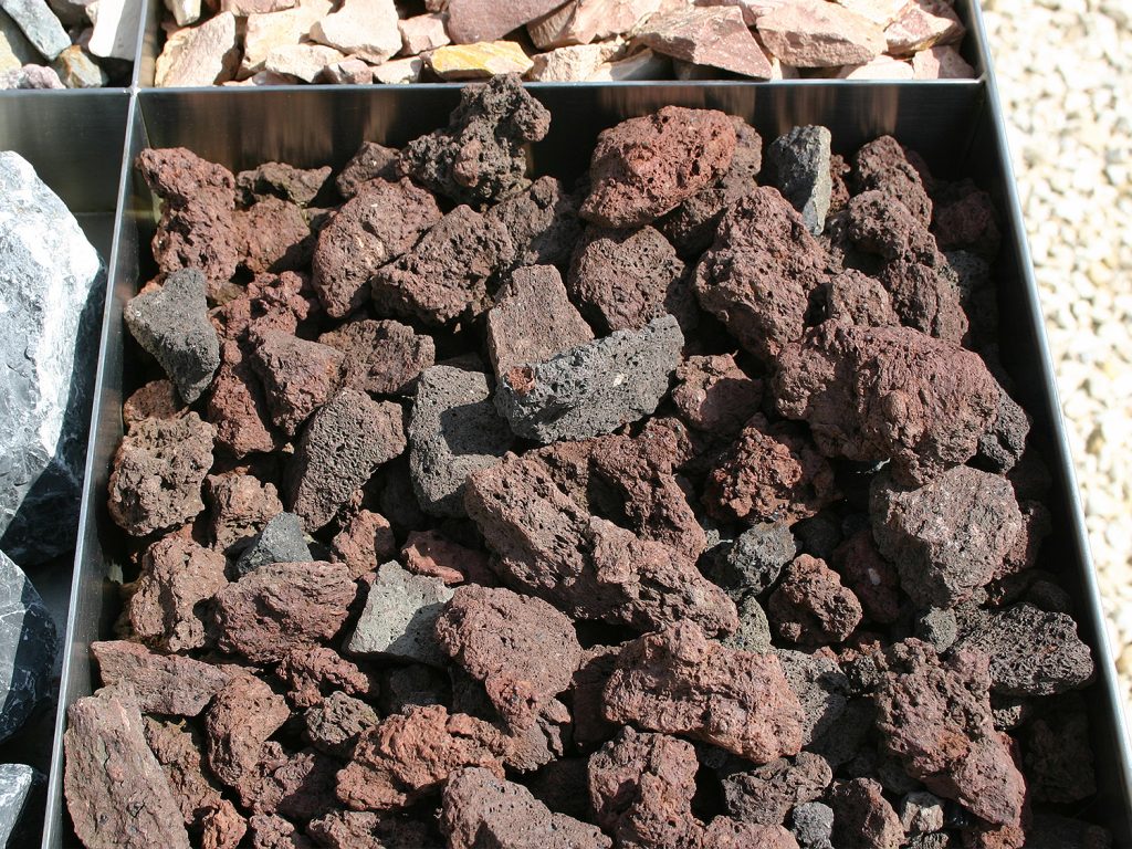 Mulchschicht Steine Lava